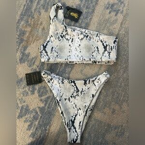 Skatie bikini. Top and bottom. NWT